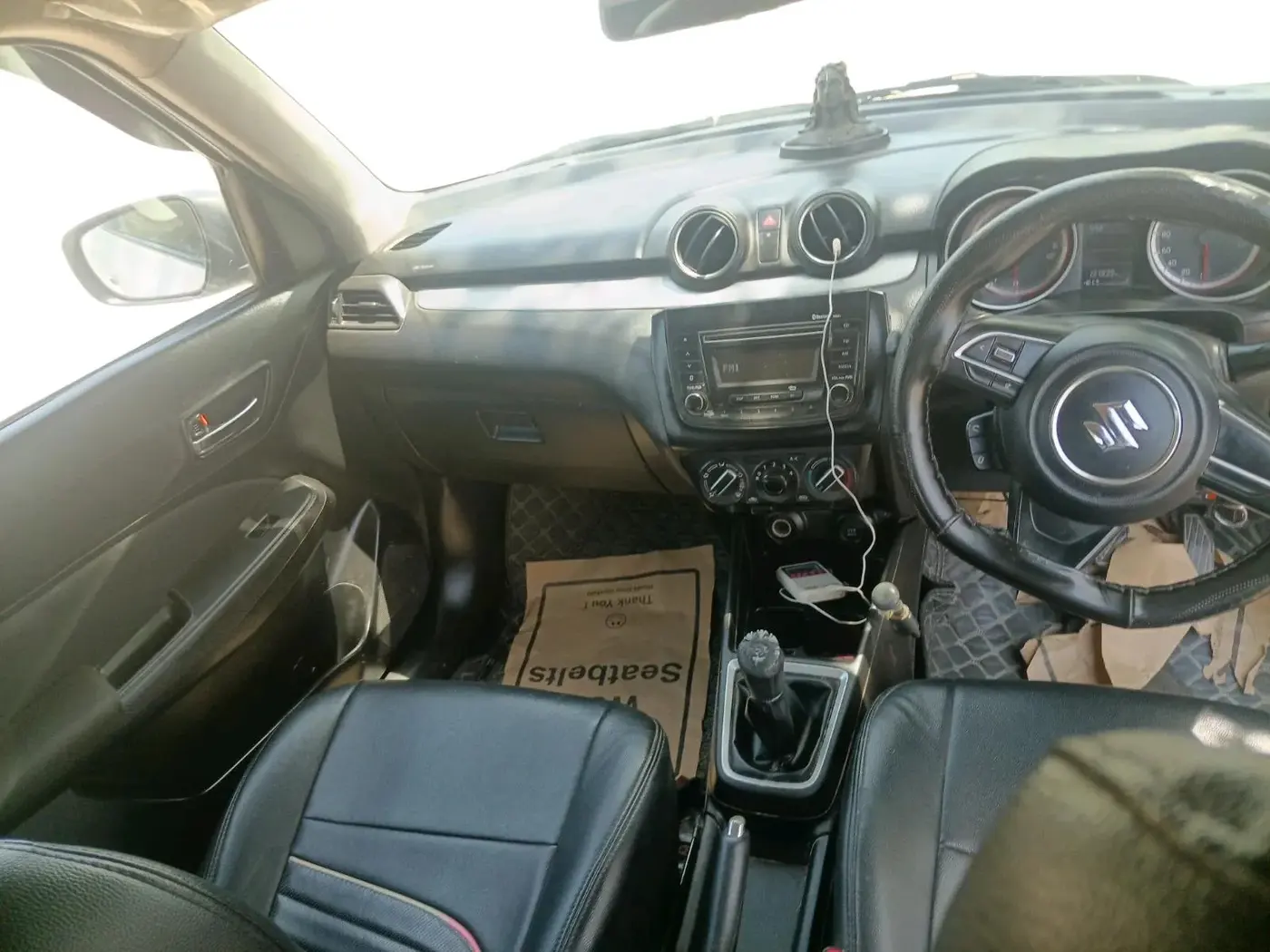 2018 Maruti Swift VXI, CNG, Manual, 1,37,939 km, interior