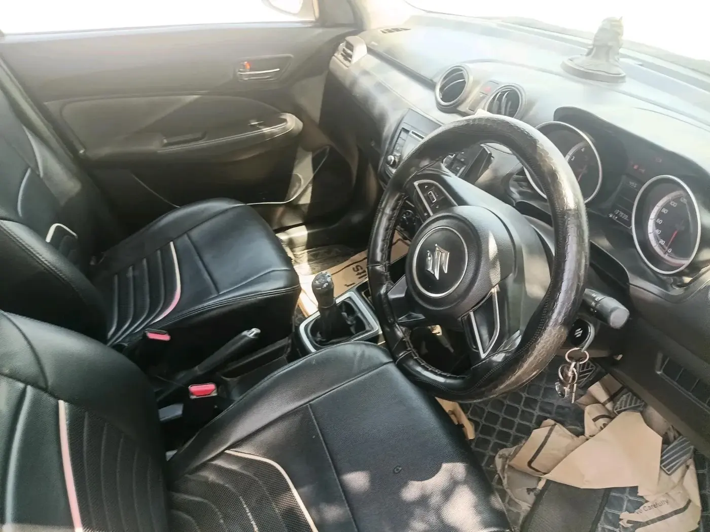 2018 Maruti Swift VXI, CNG, Manual, 1,37,939 km, interior