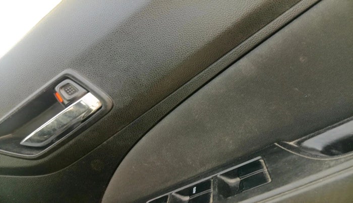 2018 Maruti Swift VXI, CNG, Manual, 1,37,939 km, interior