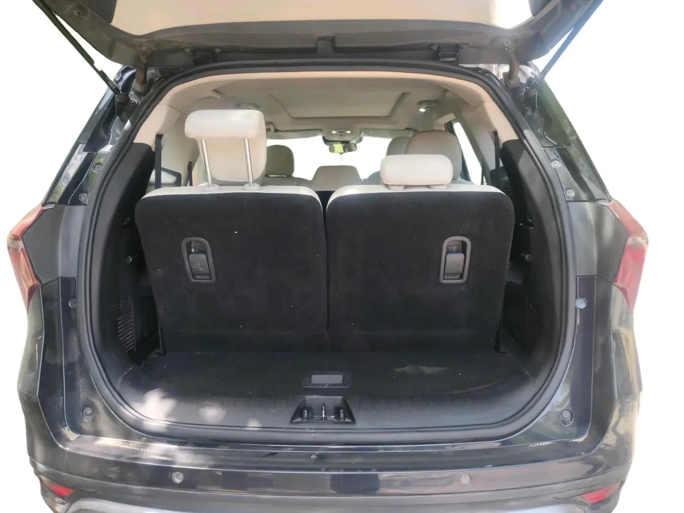 2023 Mahindra XUV700 AX 7 D AT 7 STR, Diesel, Automatic, 47,238 km, exterior