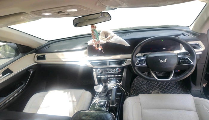 2023 Mahindra XUV700 AX 7 D AT 7 STR, Diesel, Automatic, 47,238 km, interior