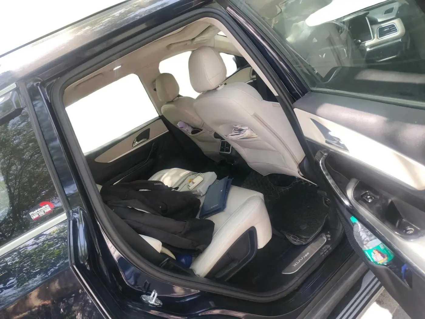 2023 Mahindra XUV700 AX 7 D AT 7 STR, Diesel, Automatic, 47,238 km, interior