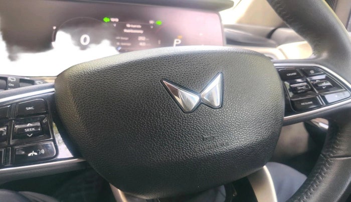 2023 Mahindra XUV700 AX 7 D AT 7 STR, Diesel, Automatic, 47,238 km, interior