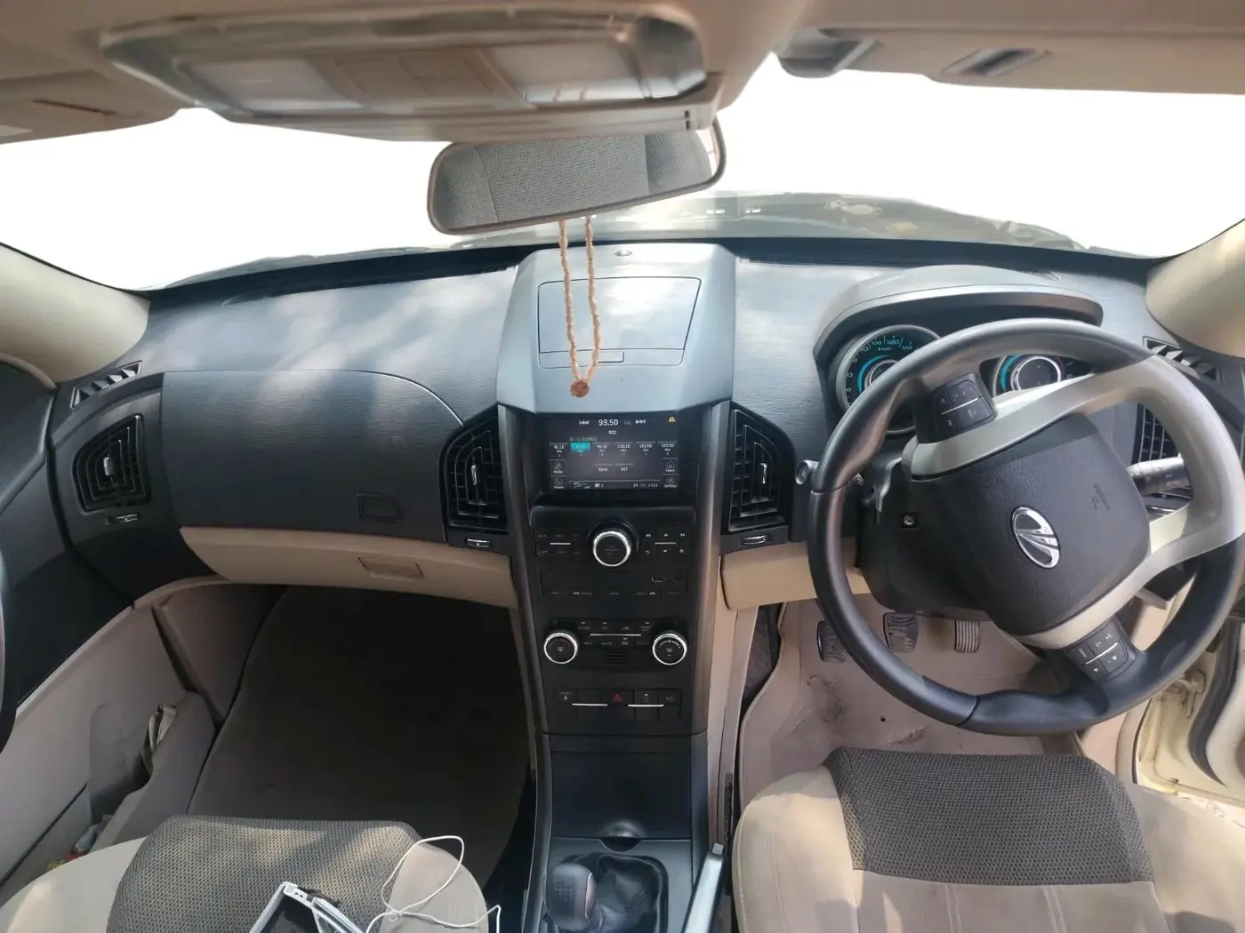 2016 Mahindra XUV500 W6, Diesel, Manual, 56,237 km, interior