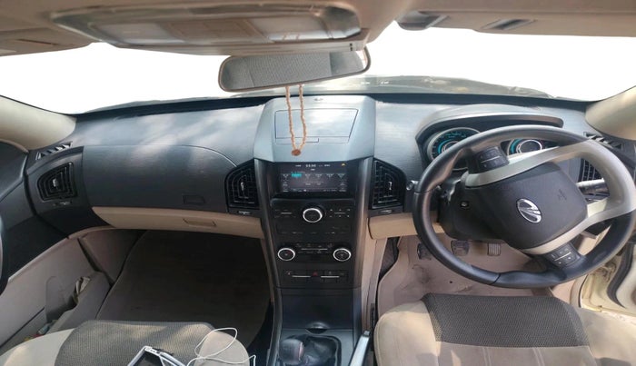 2016 Mahindra XUV500 W6, Diesel, Manual, 56,237 km, interior