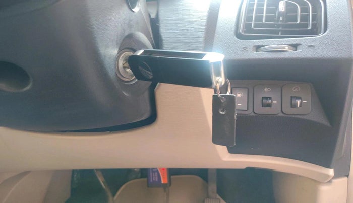 2016 Mahindra XUV500 W6, Diesel, Manual, 56,237 km, interior