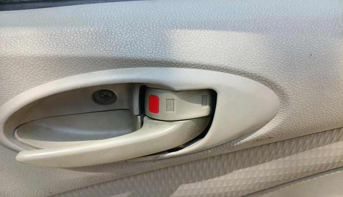 2016 Toyota Etios Liva G, CNG, Manual, 1,12,857 km, interior