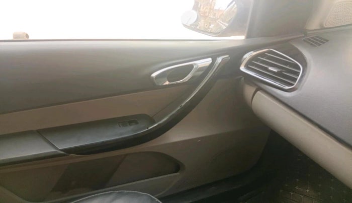 2018 Tata Tiago XZ PETROL, Petrol, Manual, 41,420 km, interior