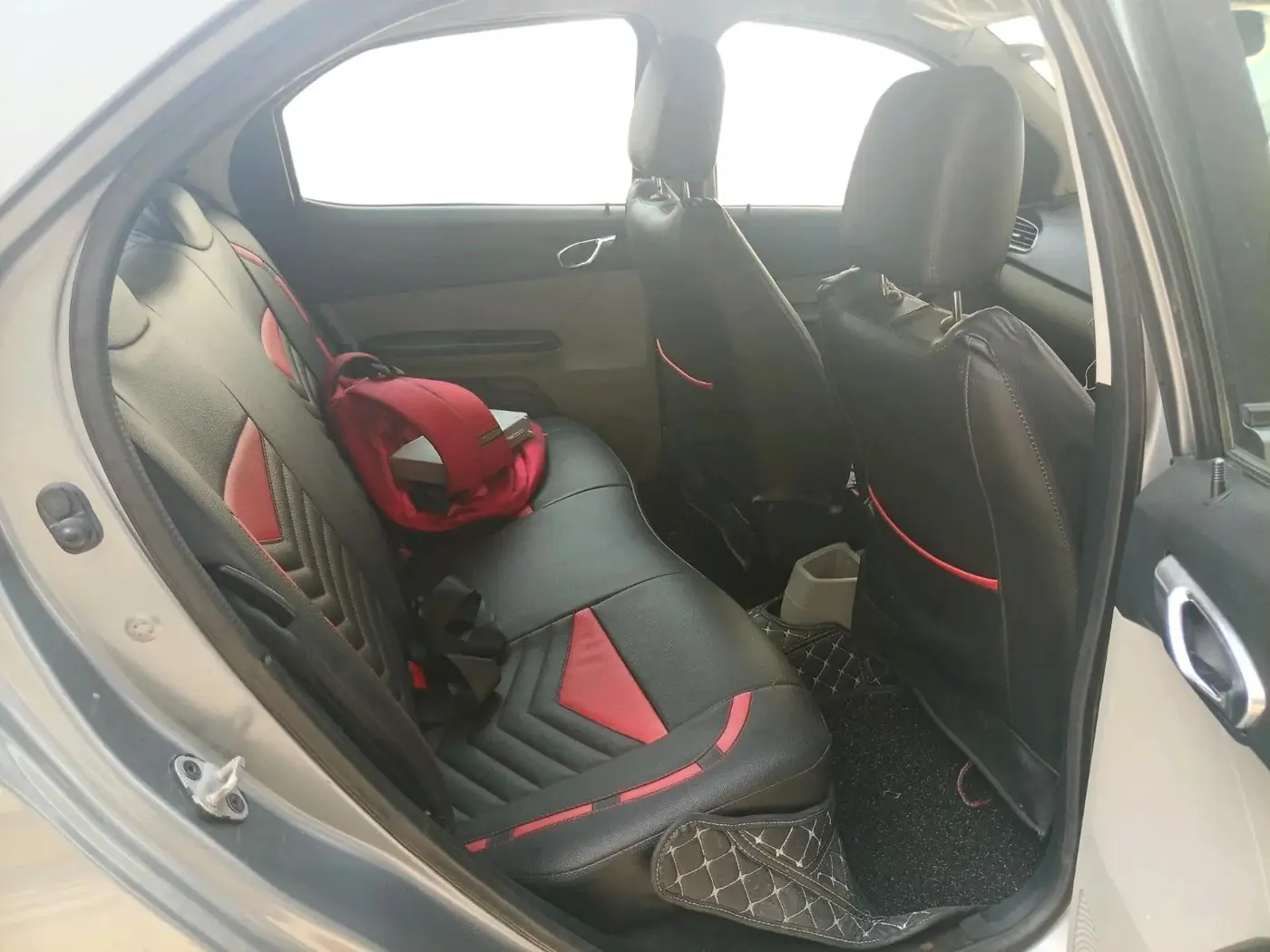 2018 Tata Tiago XZ PETROL, Petrol, Manual, 41,420 km, interior