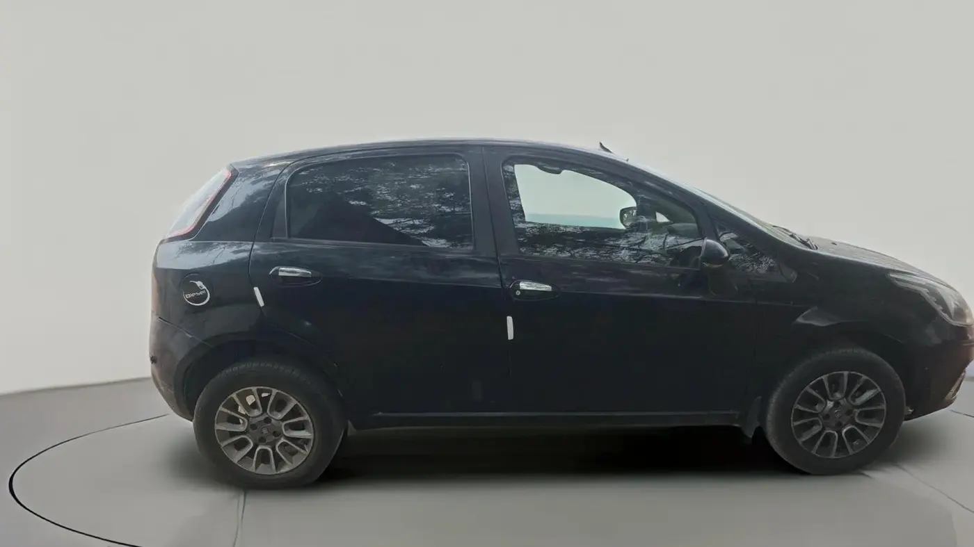 2015 Fiat Punto EVO EMOTION 1.3 MULTIJET, Diesel, Manual, 1,22,406 km, exterior