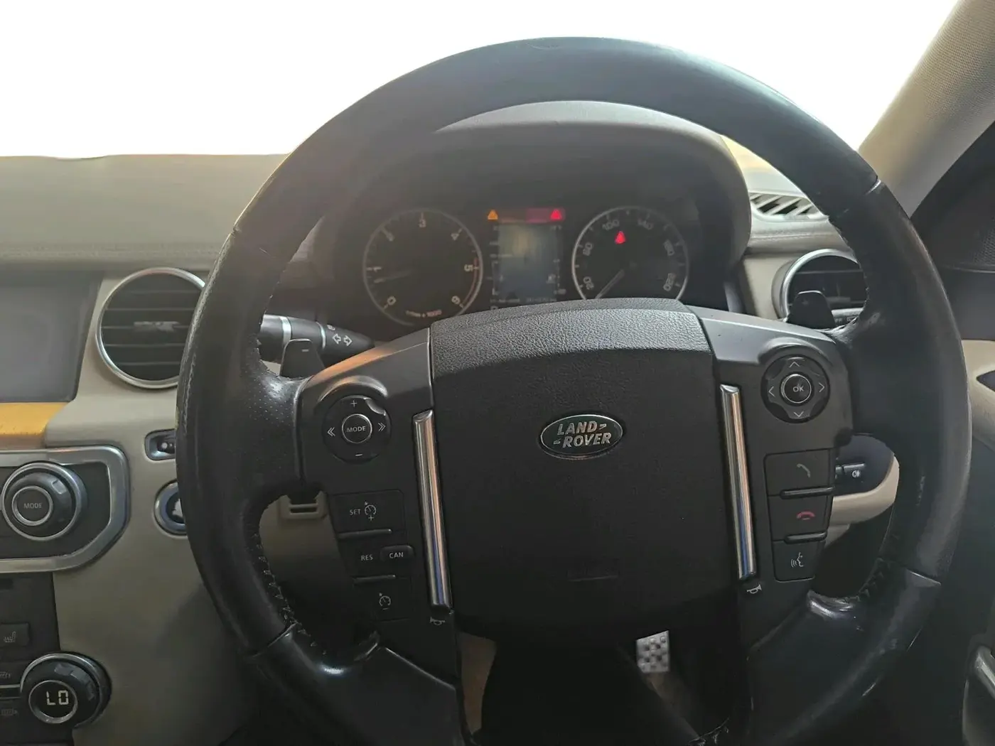 2012 Landrover Discovery 4 SDV6 SE, Diesel, Automatic, 2,01,079 km, interior
