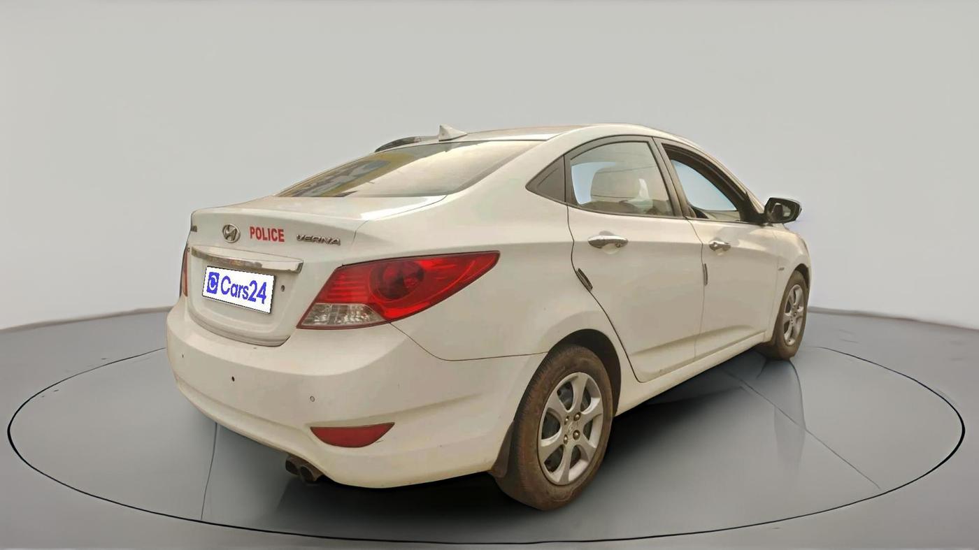 2011 Hyundai Verna FLUIDIC 1.6 CRDI, Diesel, Manual, 1,74,573 km, exterior