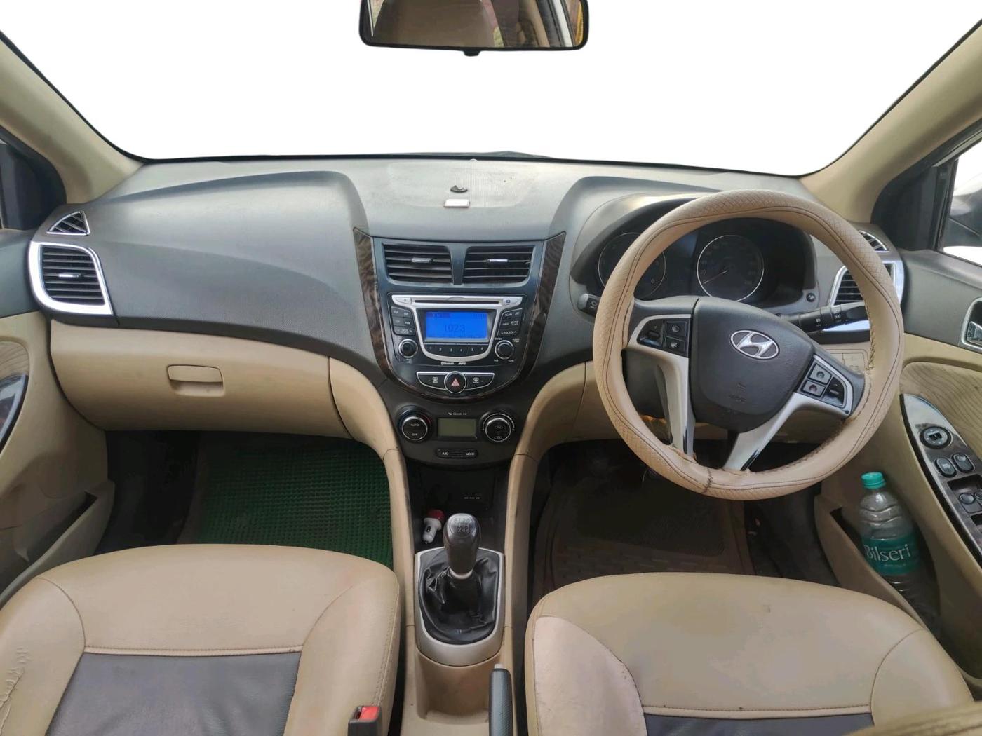 2011 Hyundai Verna FLUIDIC 1.6 CRDI, Diesel, Manual, 1,74,573 km, interior