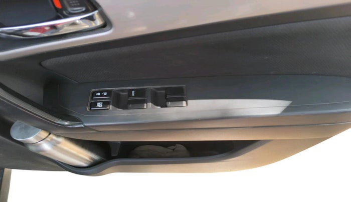 2017 Maruti Vitara Brezza ZDI PLUS, Diesel, Manual, 1,16,210 km, interior