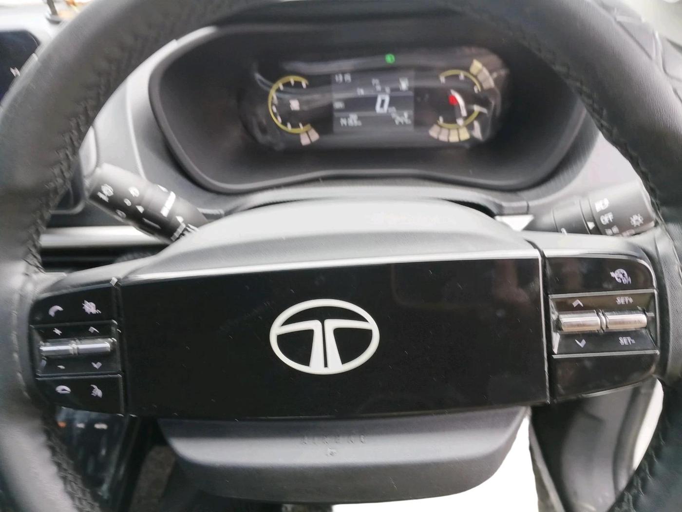 2025 Tata NEXON CREATIVE + SUNROOF 1.2 PETROL, Petrol, Manual, 14,155 km, interior