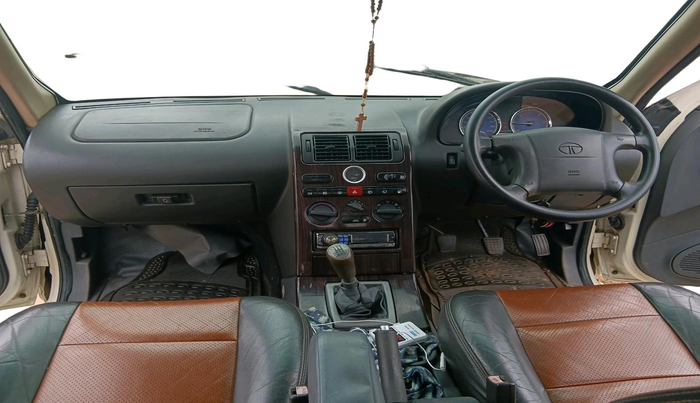 2011 Tata Safari 4X2 EX DICOR 2.2 VTT, Diesel, Manual, 2,22,907 km, interior