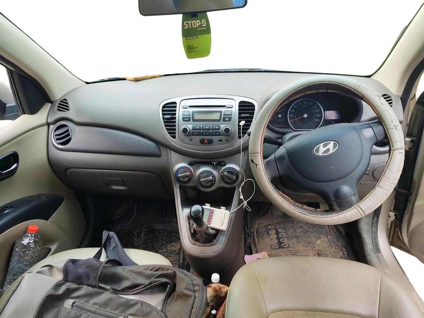 2011 Hyundai i10 MAGNA 1.2, Petrol, Manual, 50,754 km, interior