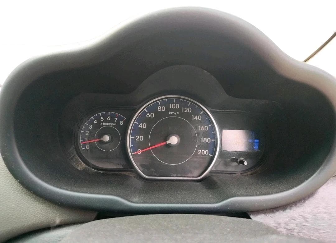 2011 Hyundai i10 MAGNA 1.2, Petrol, Manual, 50,754 km, interior