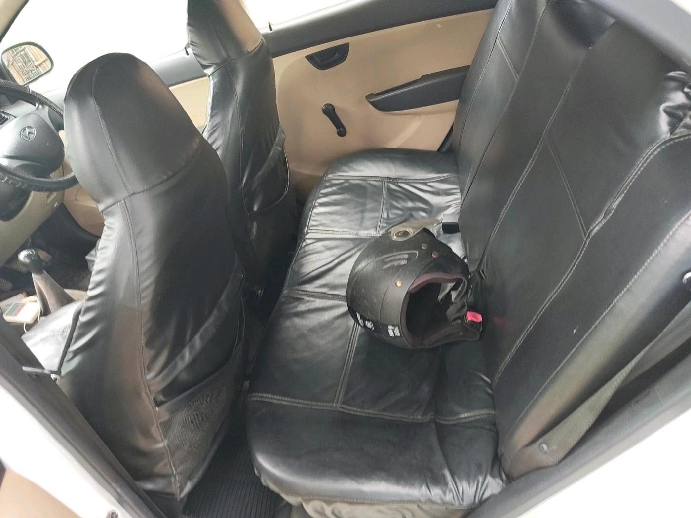 2014 Hyundai Eon MAGNA +, Petrol, Manual, 52,741 km, interior