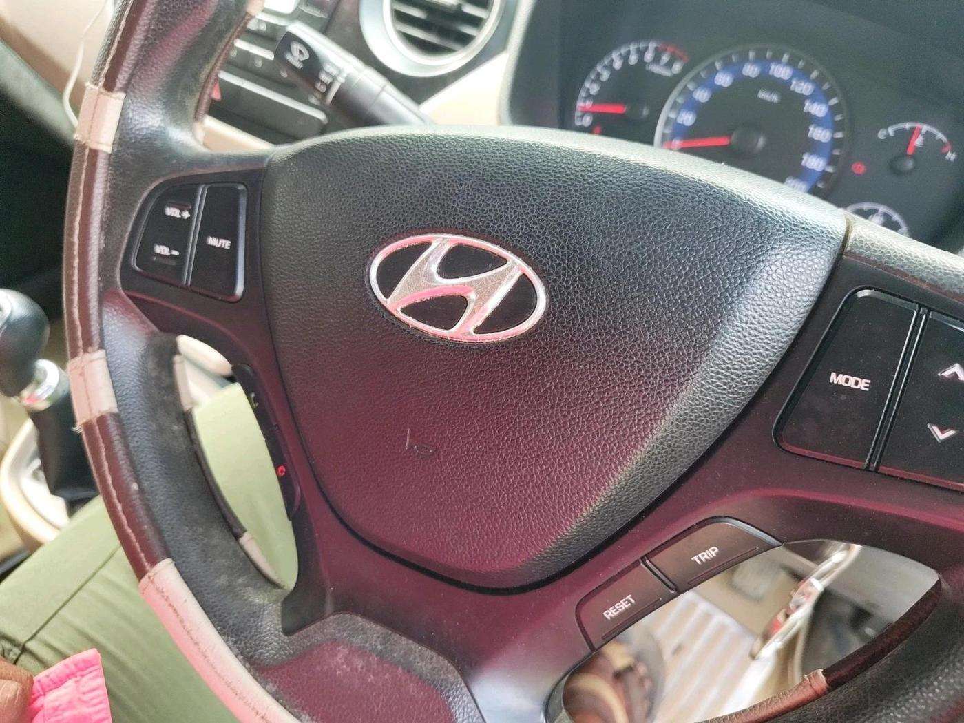 2015 Hyundai Xcent S 1.2, Petrol, Manual, 53,968 km, interior
