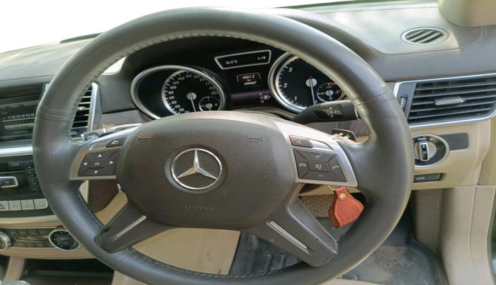 2015 Mercedes Benz GL Class 350 CDI 4Matic, Diesel, Automatic, 1,09,487 km, interior