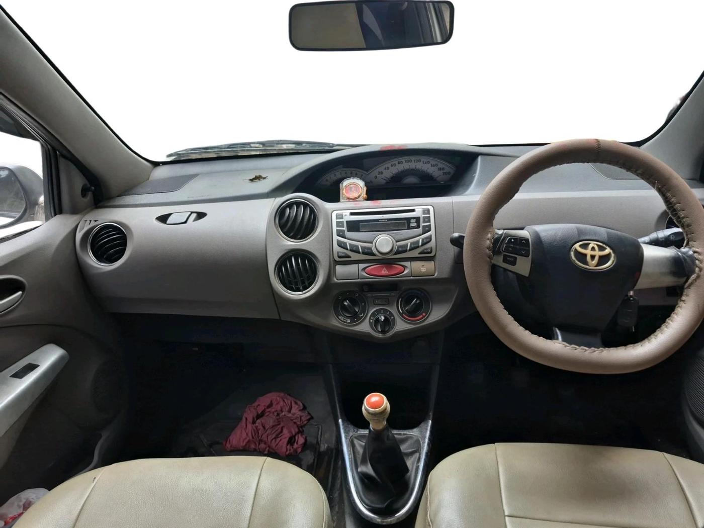 2011 Toyota Etios Liva VX, Petrol, Manual, 61,418 km, interior