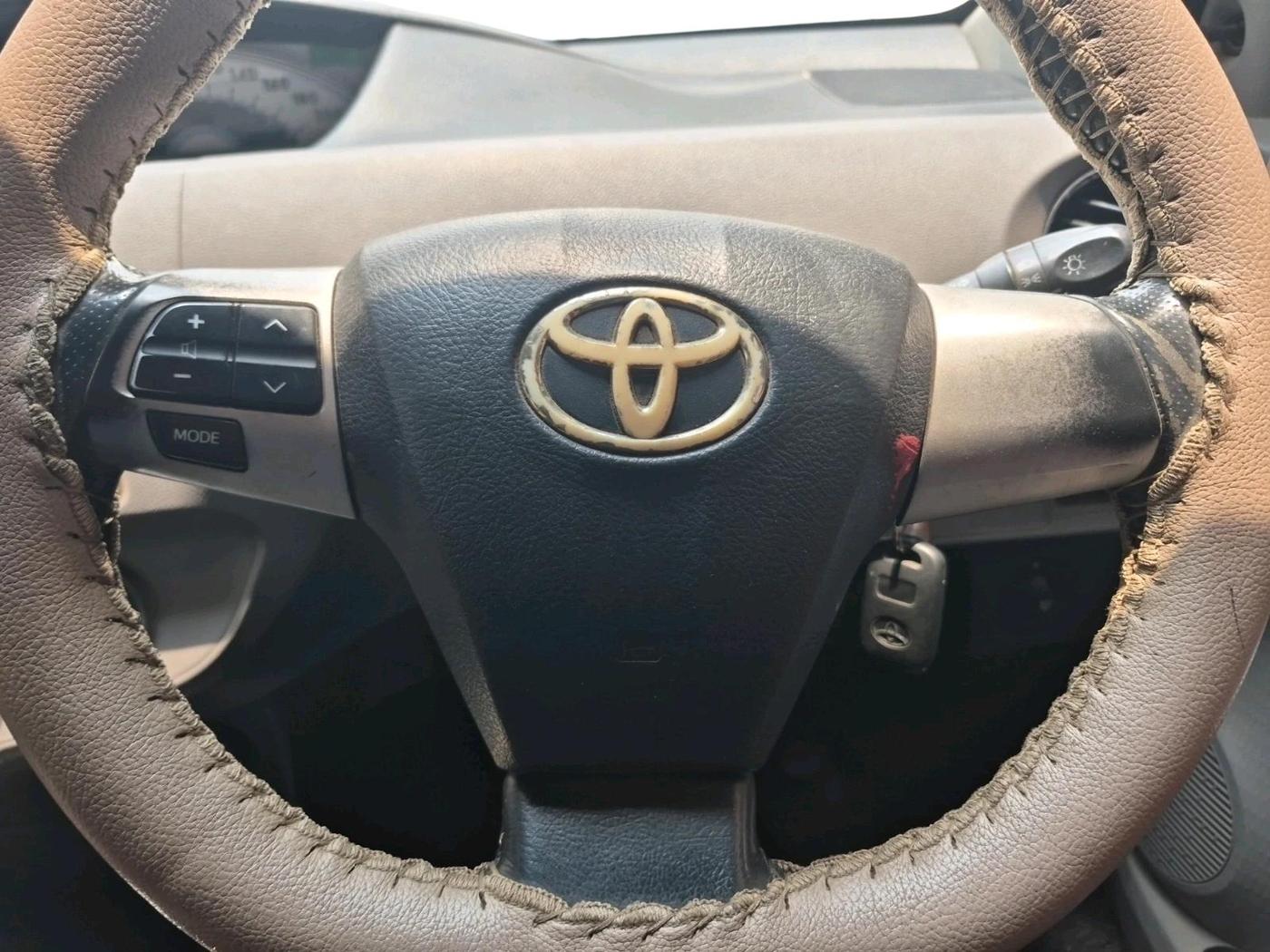 2011 Toyota Etios Liva VX, Petrol, Manual, 61,418 km, interior