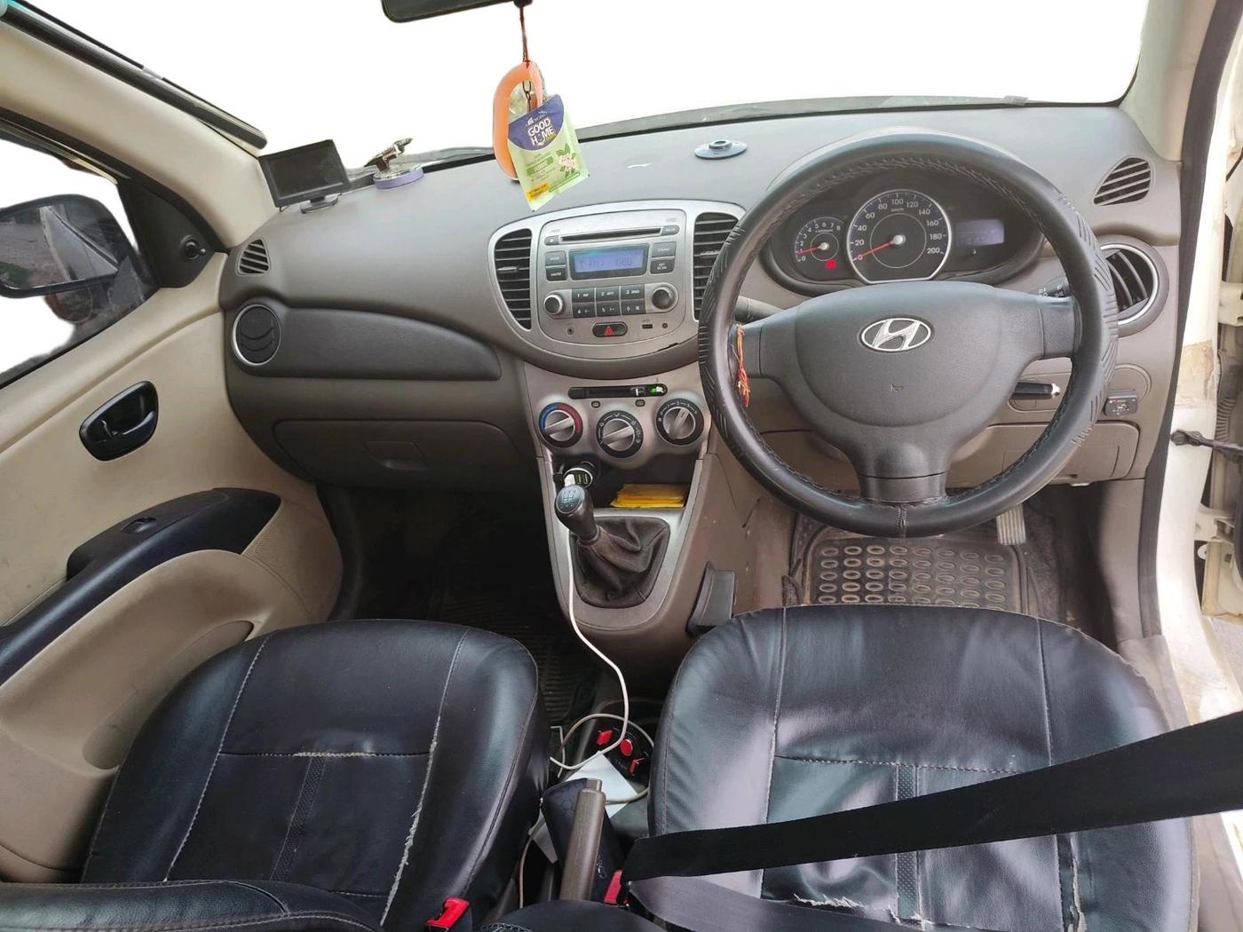 2014 Hyundai i10 MAGNA 1.1, CNG, Manual, 1,19,153 km, interior