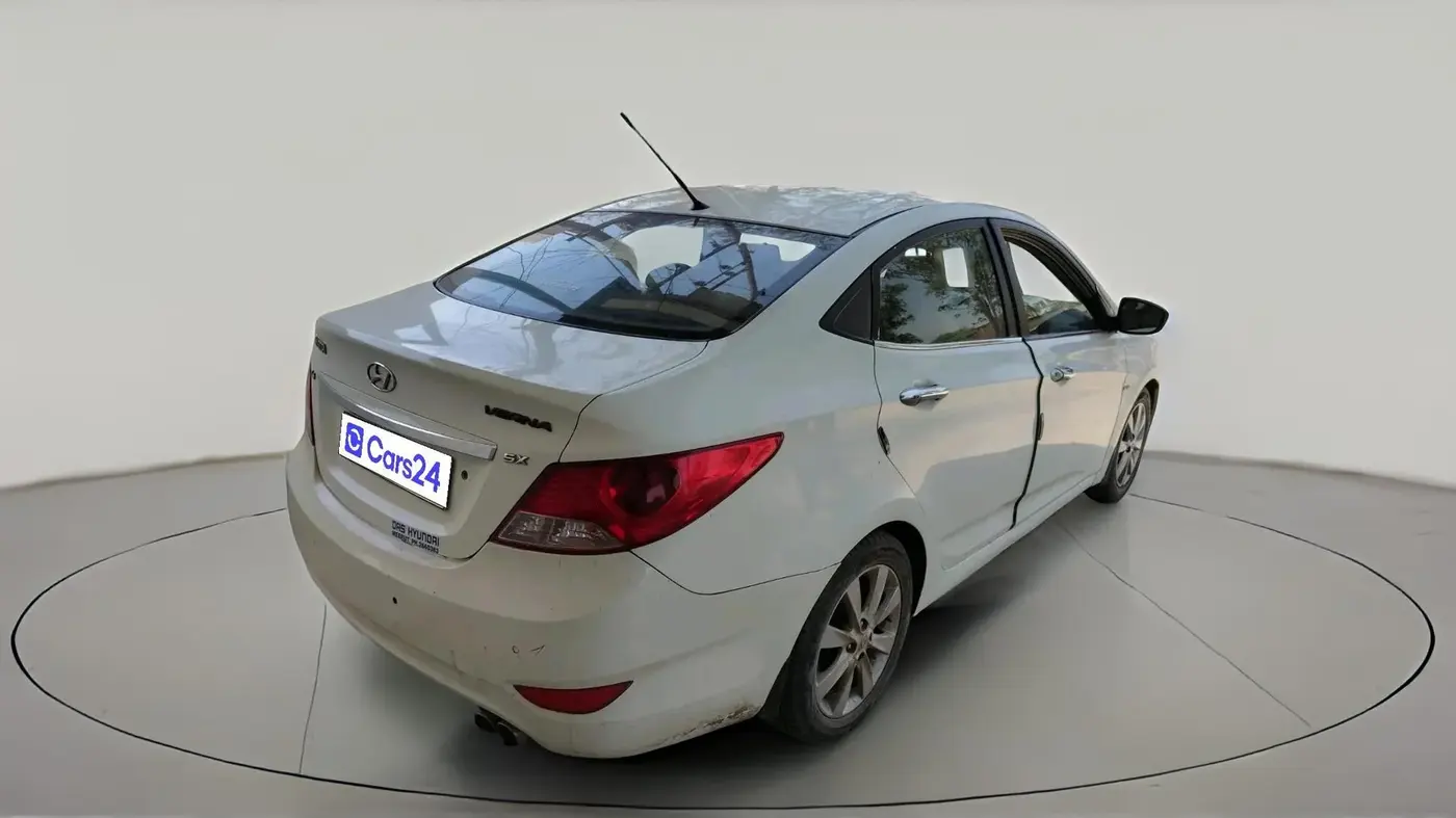 2012 Hyundai Verna FLUIDIC 1.6 VTVT SX, CNG, Manual, 65,876 km, exterior