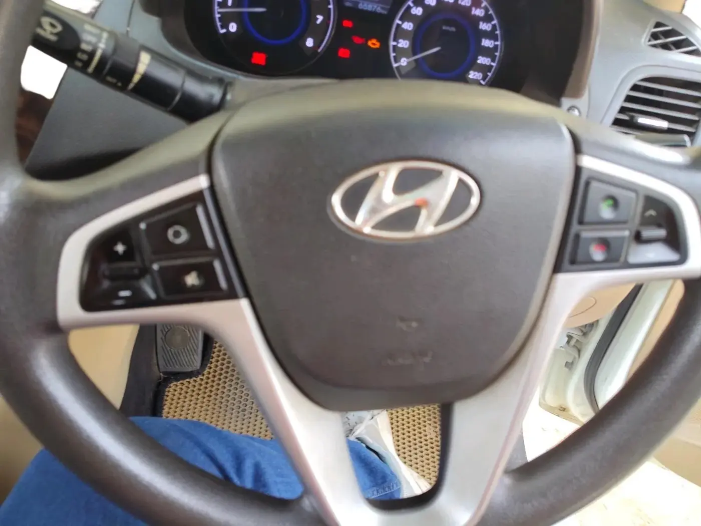 2012 Hyundai Verna FLUIDIC 1.6 VTVT SX, CNG, Manual, 65,876 km, interior