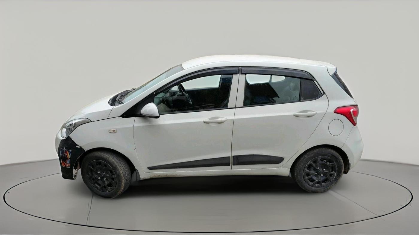 2018 Hyundai Grand i10 SPORTZ 1.2 KAPPA VTVT, CNG, Manual, 1,01,348 km, exterior