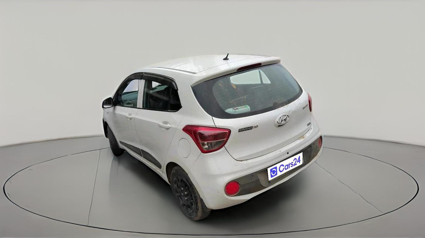 2018 Hyundai Grand i10 SPORTZ 1.2 KAPPA VTVT, CNG, Manual, 1,01,348 km, exterior