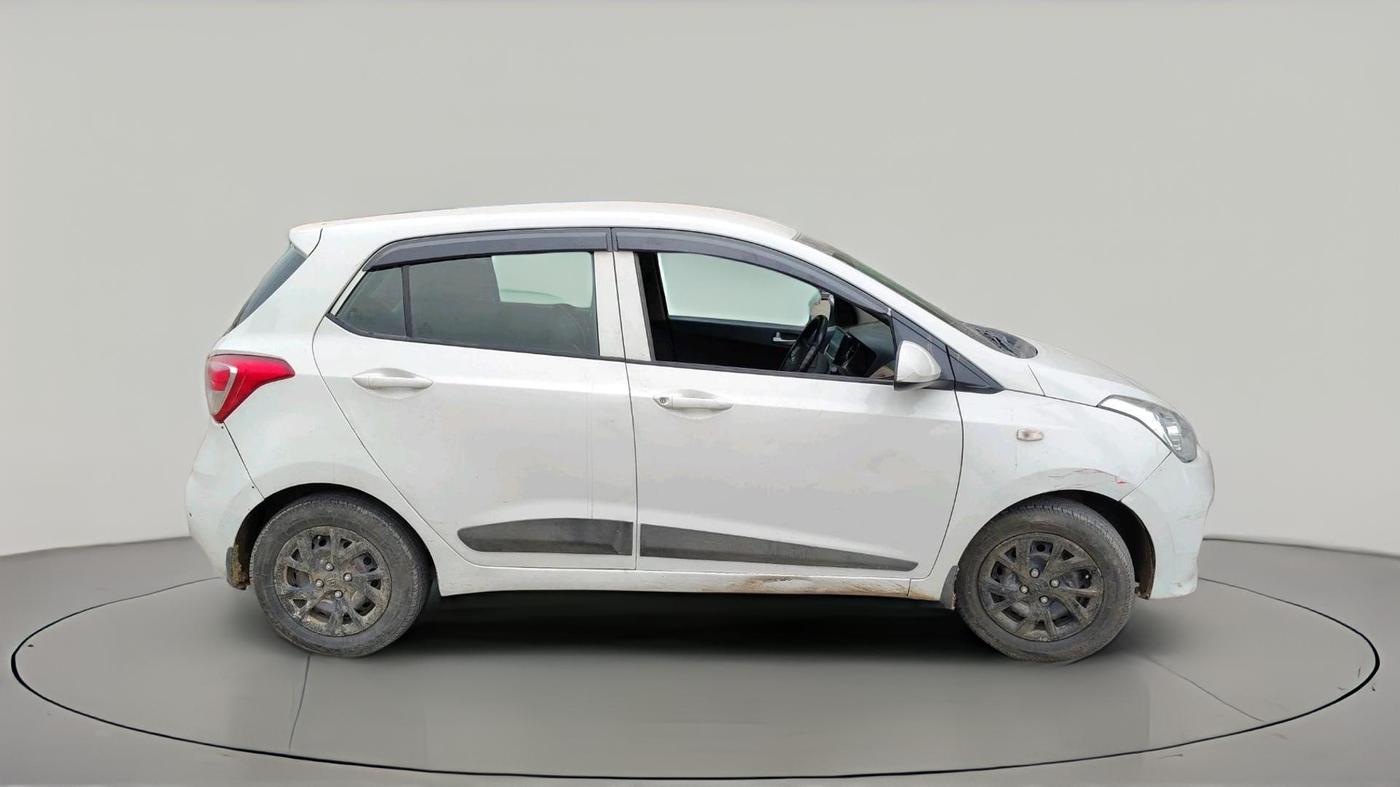 2018 Hyundai Grand i10 SPORTZ 1.2 KAPPA VTVT, CNG, Manual, 1,01,348 km, exterior