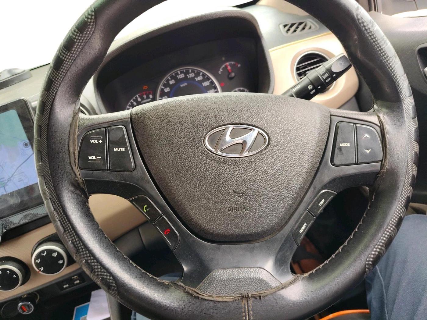 2018 Hyundai Grand i10 SPORTZ 1.2 KAPPA VTVT, CNG, Manual, 1,01,348 km, interior