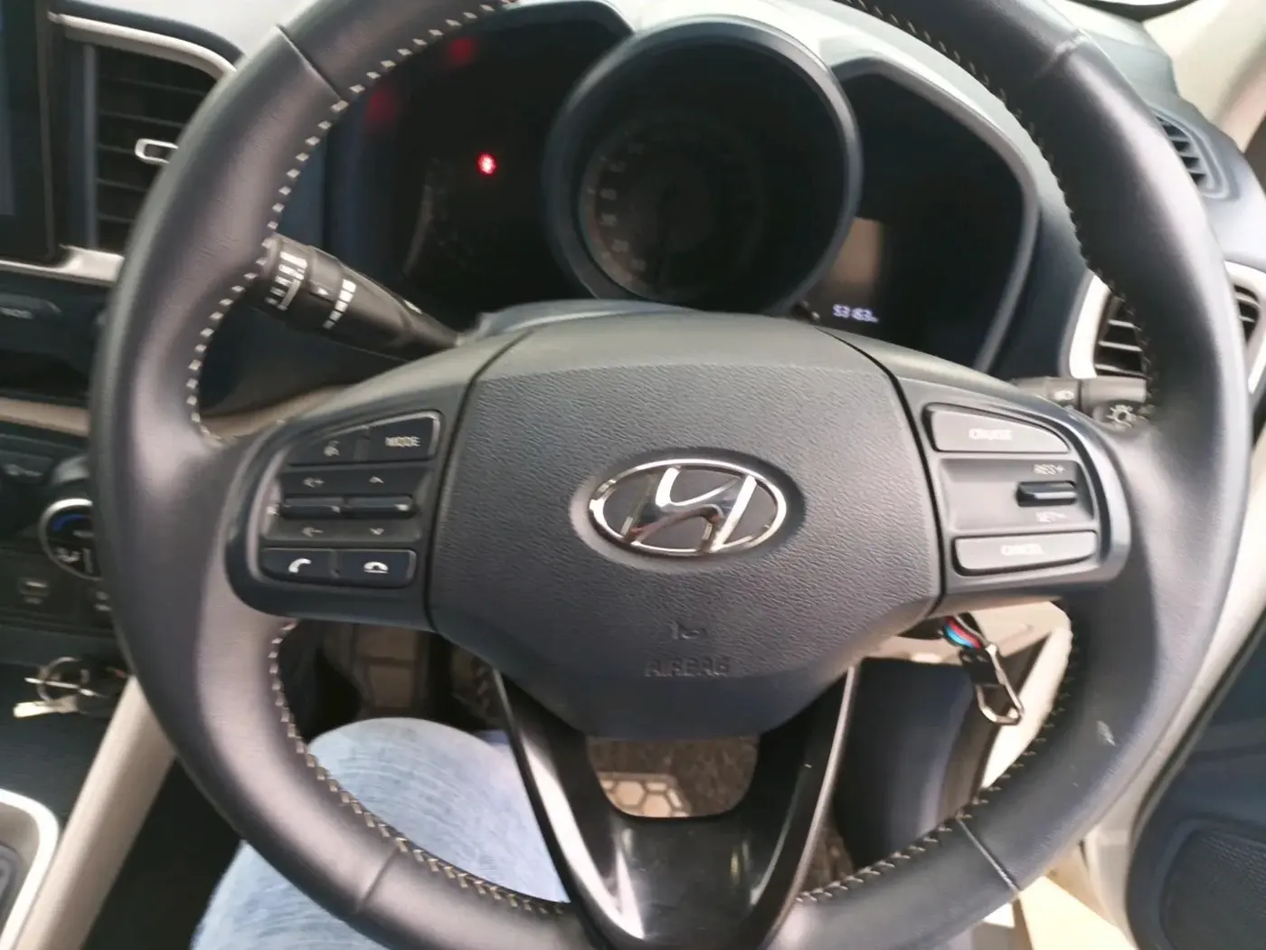 2019 Hyundai VENUE SX 1.0 TURBO, Petrol, Manual, 53,163 km, interior