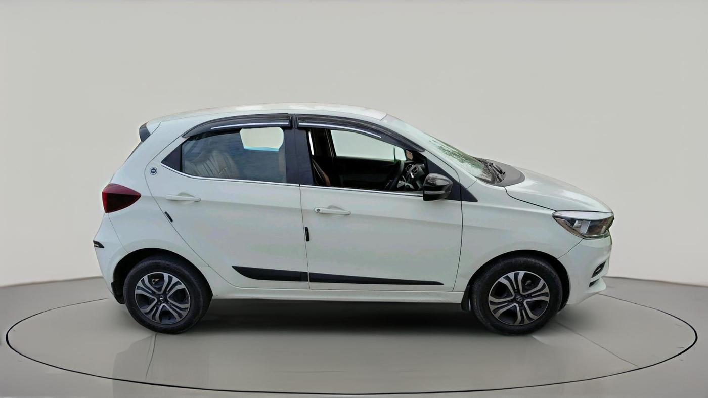 2023 Tata Tiago XT CNG, CNG, Manual, 38,661 km, exterior
