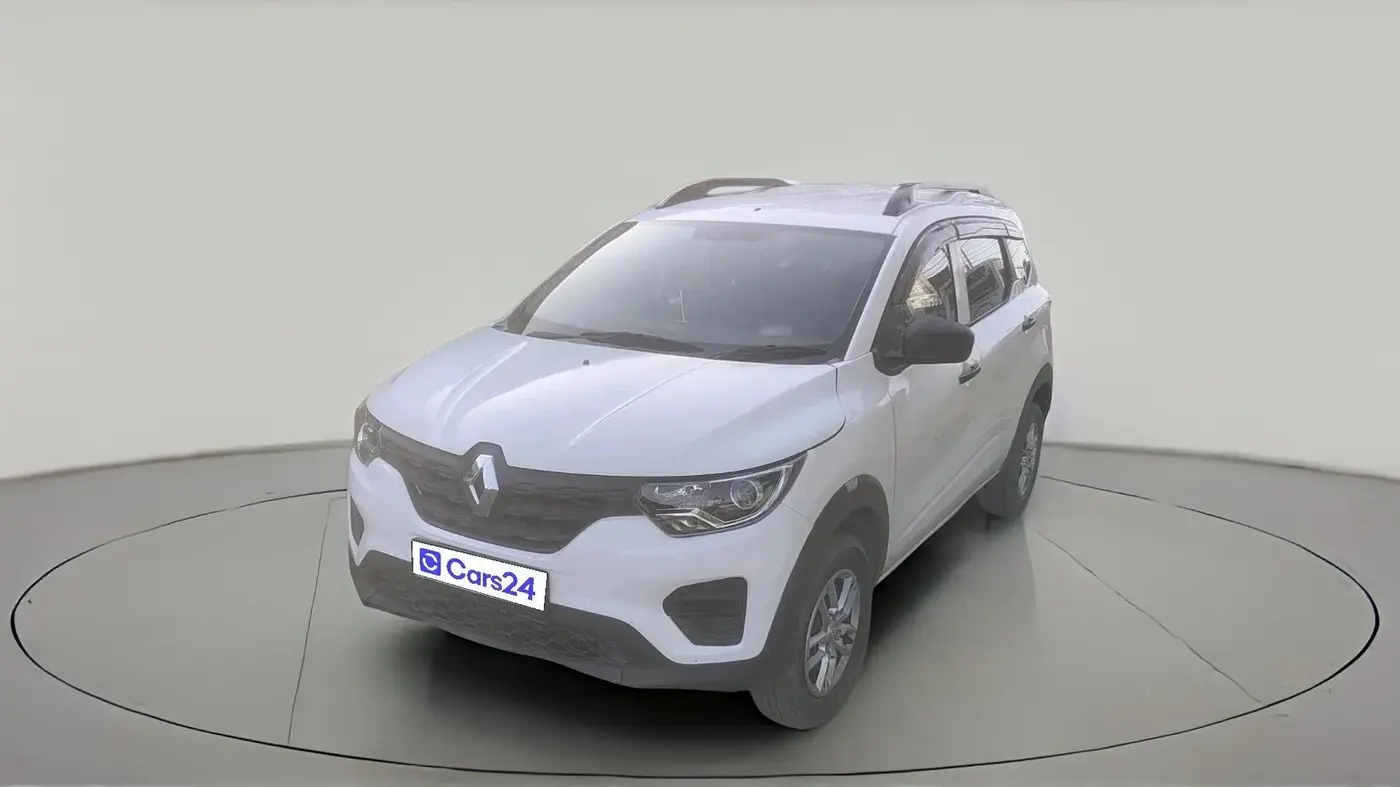 2024 Renault TRIBER RXE MT, Petrol, Manual, 17,409 km, exterior