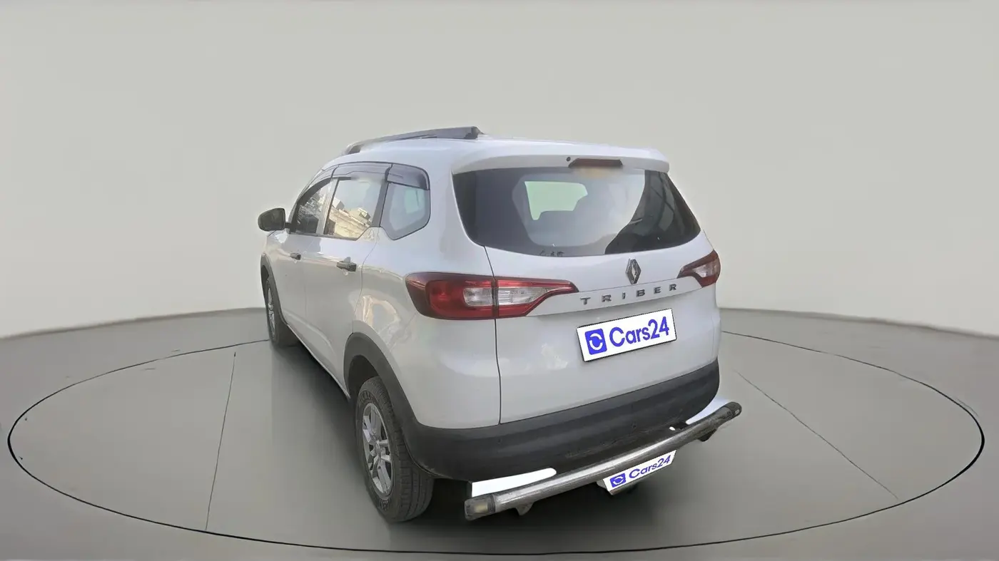 2024 Renault TRIBER RXE MT, Petrol, Manual, 17,409 km, exterior