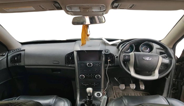 2017 Mahindra XUV500 W10 1.99, Diesel, Manual, 1,08,769 km, interior