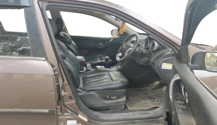 2017 Mahindra XUV500 W10 1.99, Diesel, Manual, 1,08,769 km, interior